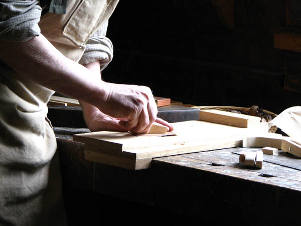 Nuestra <strong>carpintería de madera en  Vall d'en Bas (La)</strong> es una empresa de <strong>herencia familiar</strong>, por lo que  contamos con gran <strong>experiencia </strong>en la profesión.